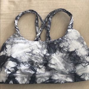 Lululemon sports bra